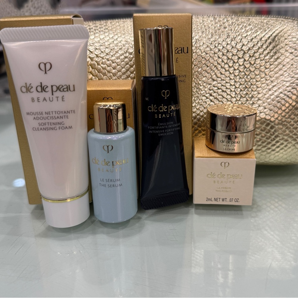 Cle de peau special night care set